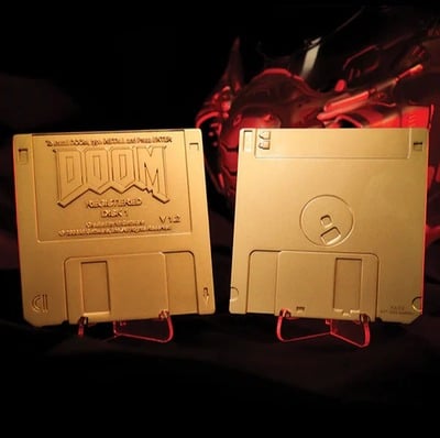GameStop bán đĩa mềm Doom "mạ vàng" giá 30 USD, nhưng không chứa game khiến cộng đồng tranh cãi