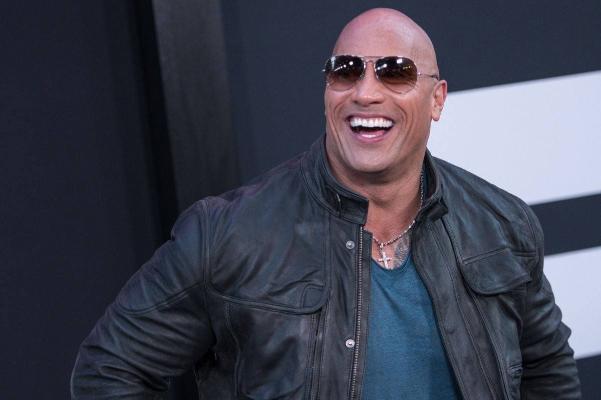 Dwayne Johnson Cân Nhắc Theo Đuổi Sự Nghiệp Ca Hát Sau Chuỗi Dự Án Kém Thành Công