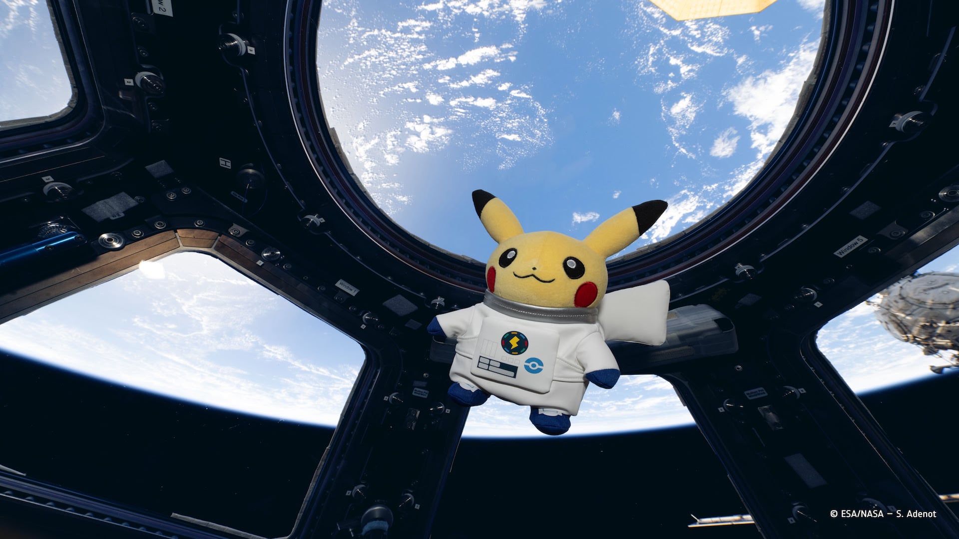 Chú thú bông Pikachu hoàn thành "sứ mệnh" ngoài không gian: 67 ngày trên Trạm Vũ trụ Quốc tế, bay 1.040 vòng quanh Trái Đất