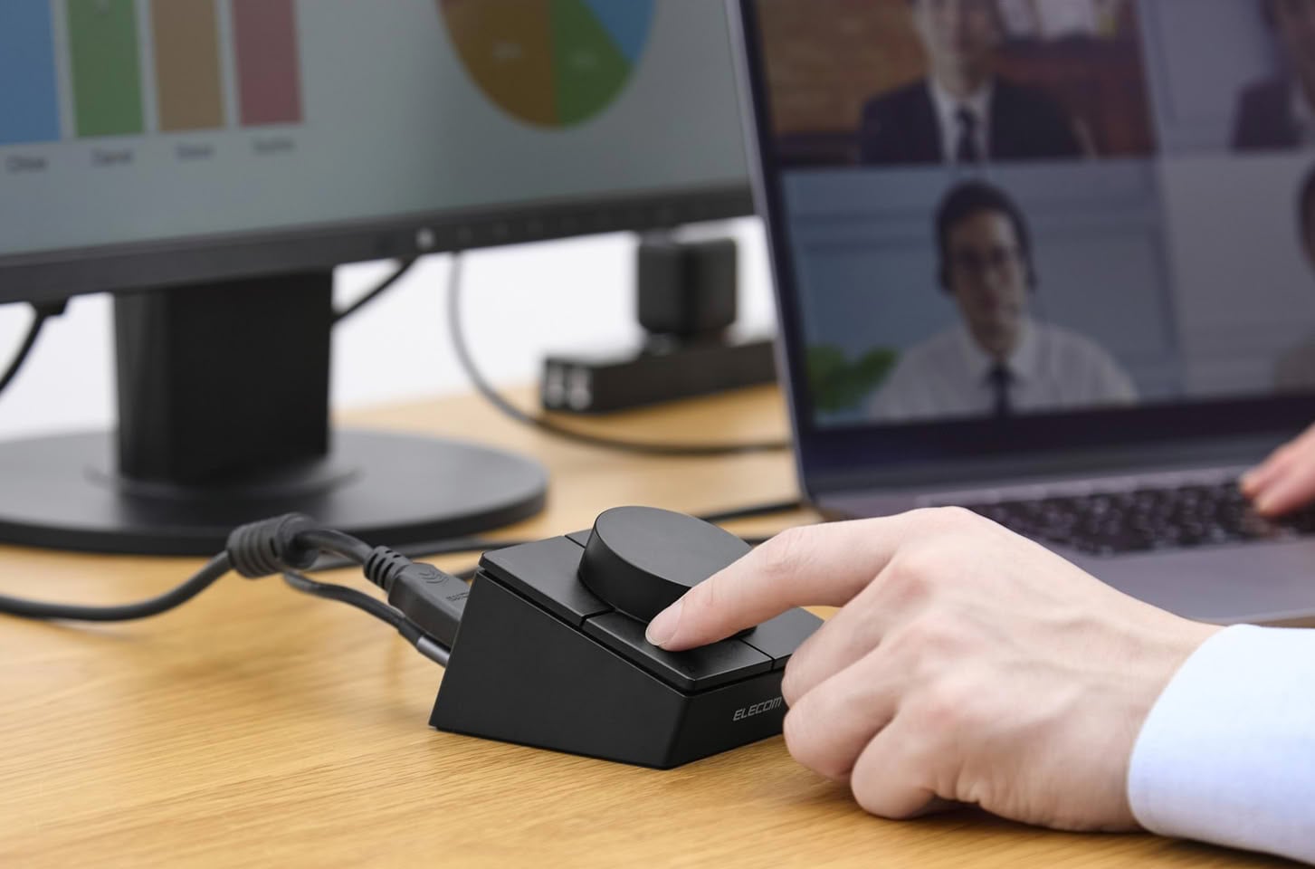 Elecom ra mắt dock USB-C 8 trong 1 tích hợp núm xoay và phím macro