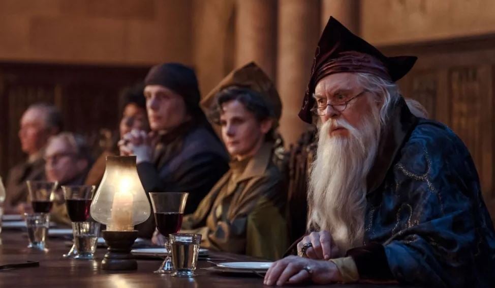 Harry Potter bản truyền hình hé lộ tạo hình đồng hồ tính điểm của bốn nhà Hogwarts