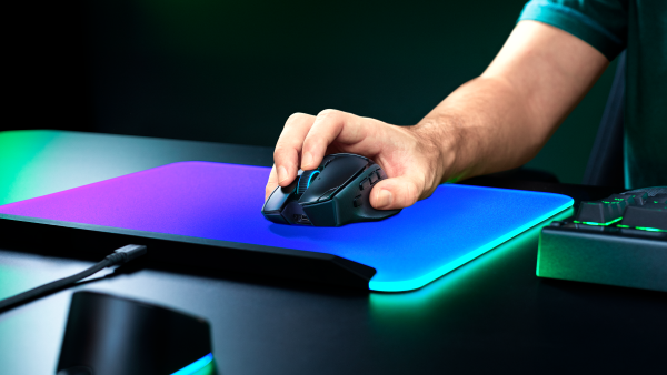 Razer Basilisk V4 Pro ra mắt, hỗ trợ xoay 180 độ nhanh chóng với một nút bấm