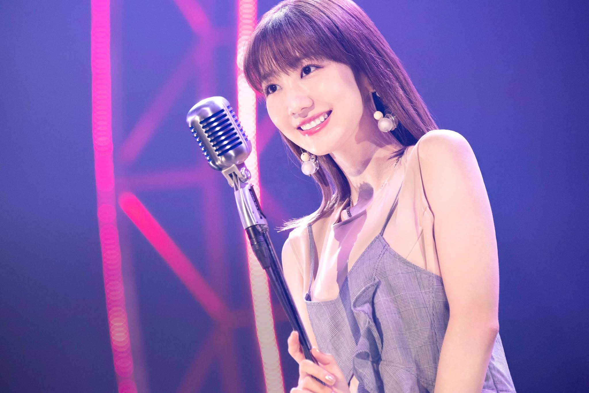 "Bẫy giá trên trời" từ dịch vụ mạng: Cựu idol AKB48 Kashiwagi Yuki ngậm ngùi chi 30.000 Yên chỉ để thợ úp một con gián vào cốc giấy
