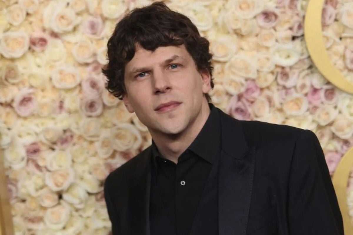 Jesse Eisenberg Tiết Lộ Giải Mâm Xôi Vàng Ảnh Hưởng Tiêu Cực Đến Sự Nghiệp Diễn Xuất