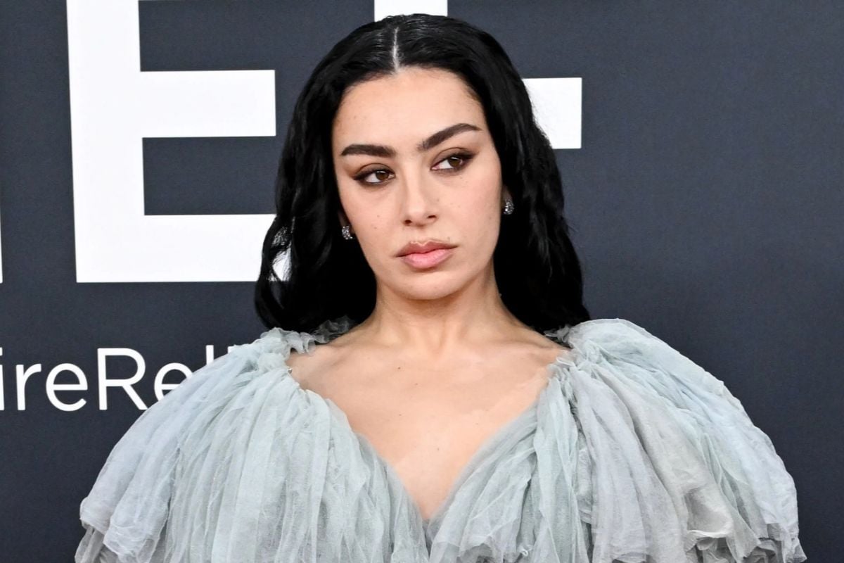 Charli XCX Góp Mặt Trong Phim Mới Của Martin Scorsese Cùng Leonardo DiCaprio Và Jennifer Lawrence