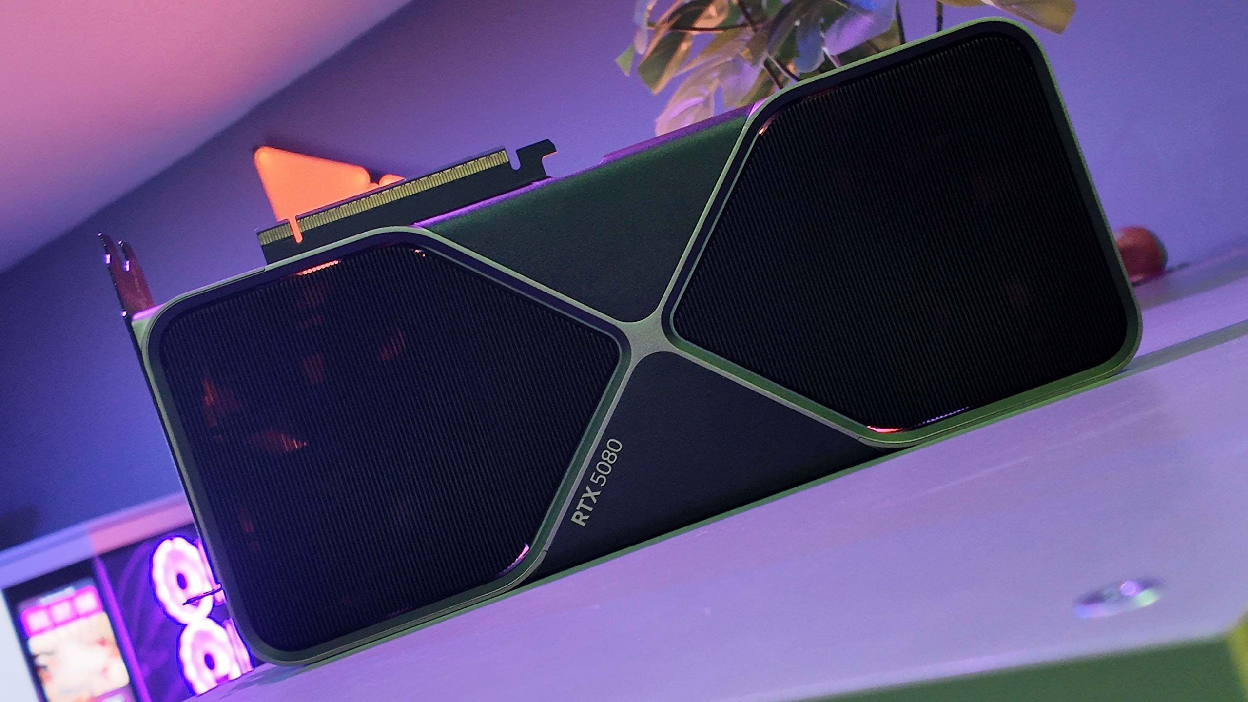 Nvidia RTX 5080 tăng giá lên 2.000 USD, ngang giá RTX 5090 khi ra mắt